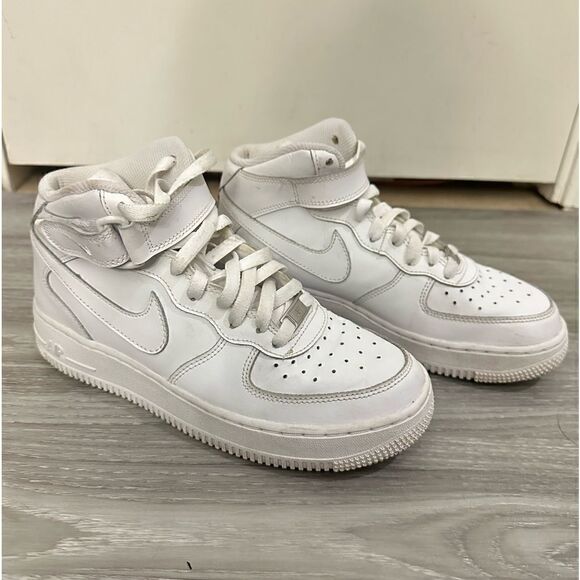 Nike Air Force 1 size 6Y - Picture 1 of 9